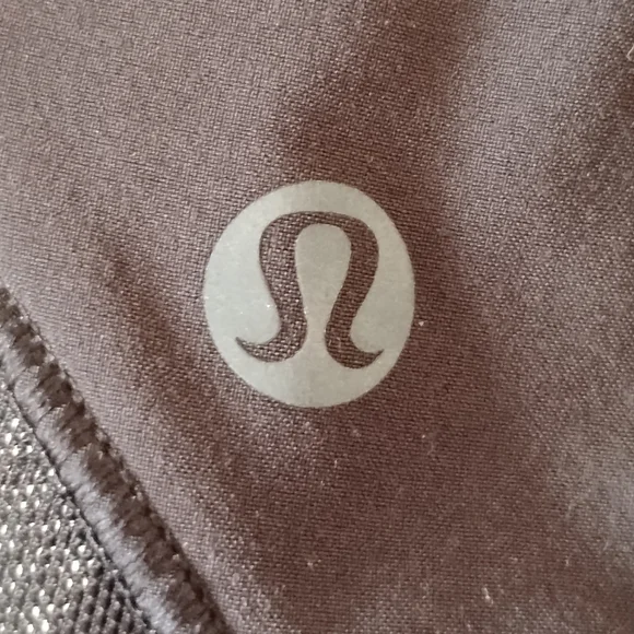 Lululemon Hotty Hot Short II *2.5", Black, Size 6 - Picture 11 of 15